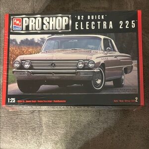 AMT Pro Shop '62 Buick Electra 225 Model Kit